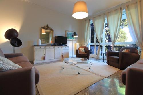 Desenzano del Garda Apartment | Dal Molin Apartment, Garda Lake, Ac, Fitness, Jacuzzi