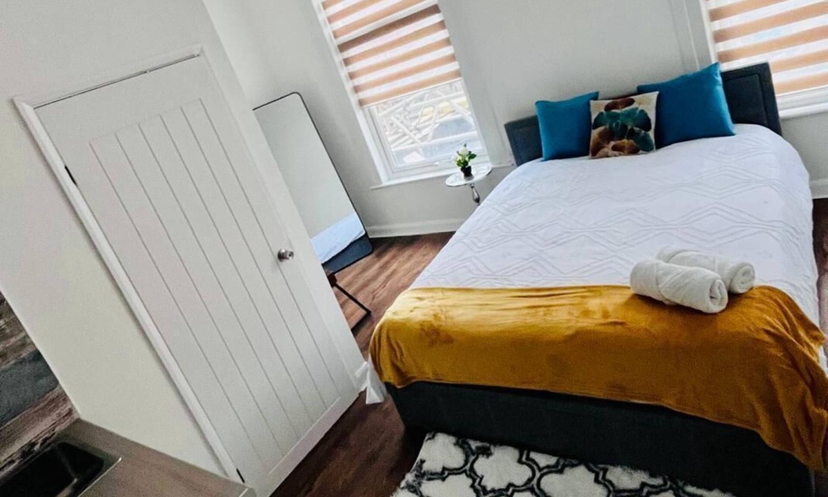 Hackney Downs Hotel | Dalston Luxe Studios (3 Miles away from Liverpool Train Station)