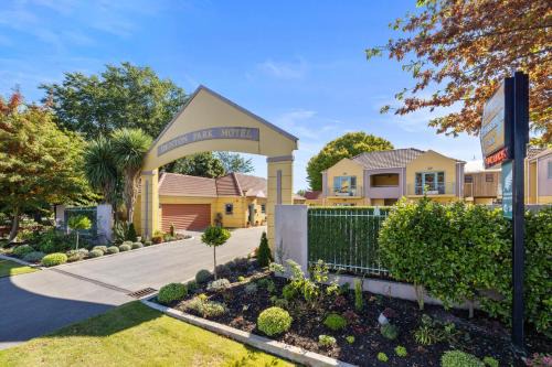 Hornby Hotel | Denton Park Motel