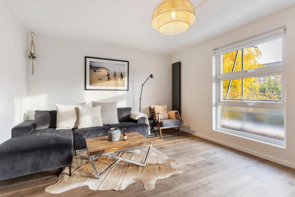Haggerston House | Designer 3 Bed House with Spacious interior in Haggerston