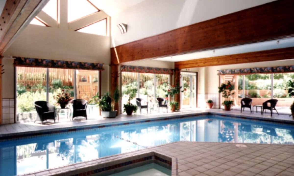 Banff Condo | Don't settle for a tiny hotel room! Your own 2-bed condo sleeps 6 w full kitchen