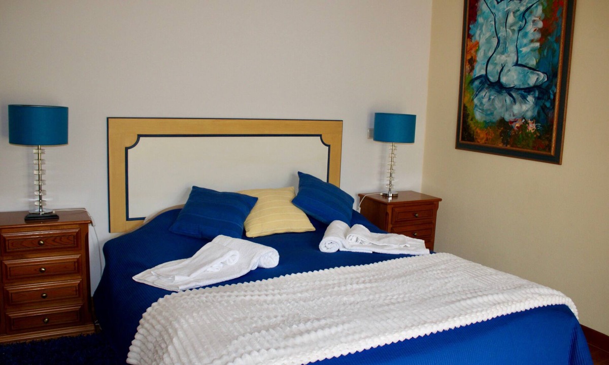 Rabal Apartment | Double Room 2 - Solar de Rabal with Private Bathroom