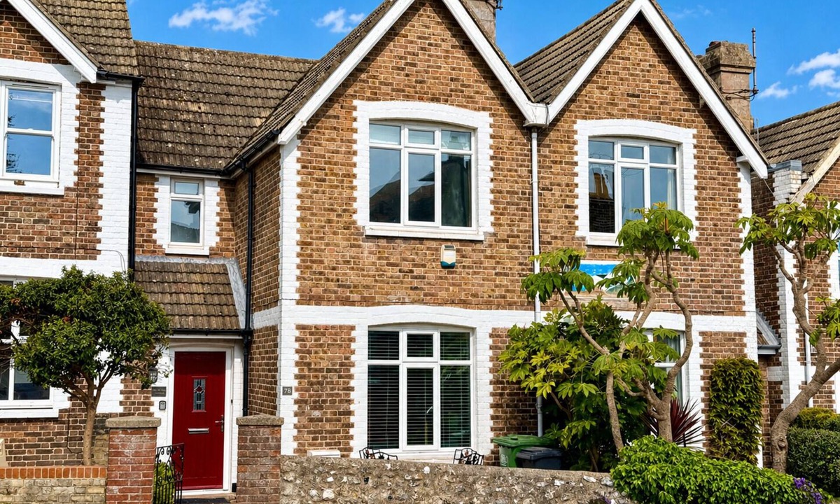 Meads Cottage | Downs Gate Cottage, Meads Village - Coast & South Downs On Your Doorstep