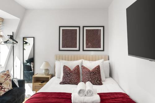 Seven Sisters Apartment | Elevated City Living - Modern & Convenient
