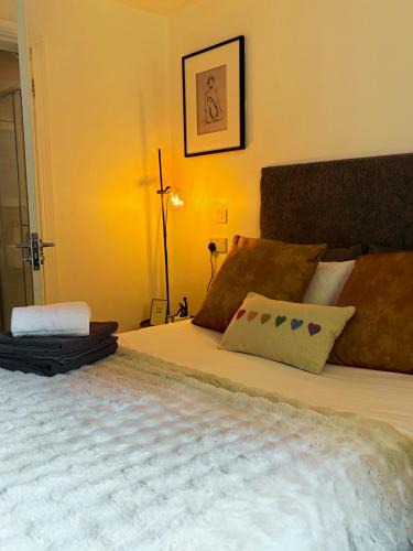Park Royal Hotel | En-suite Double Room Park Royal with off-site Gym Access