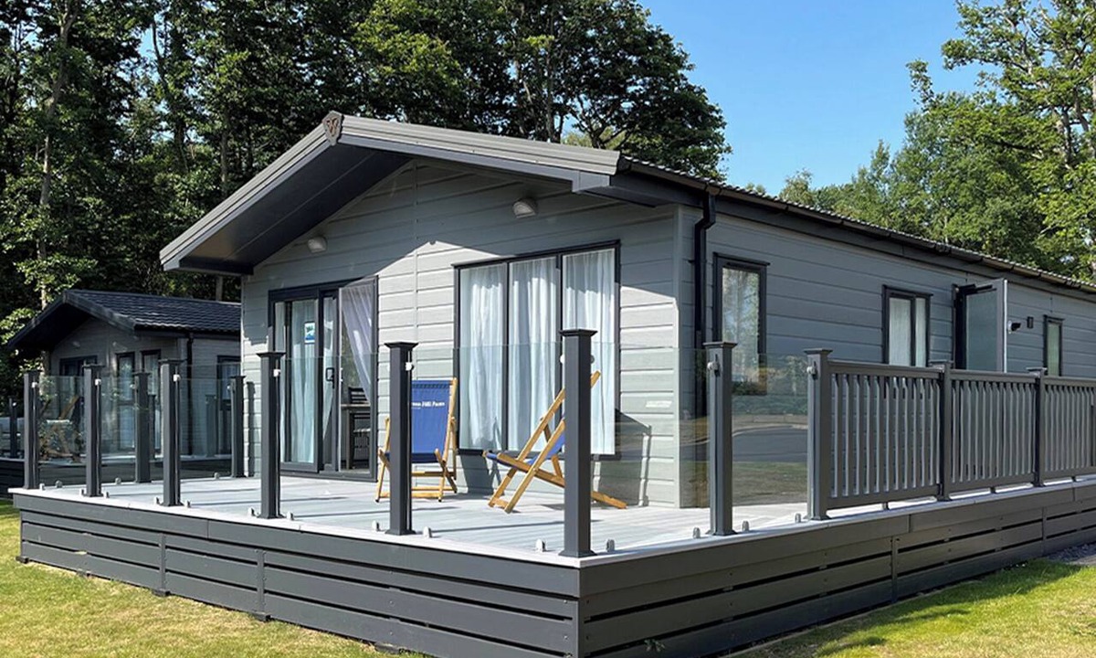 Plaitford Ski Chalet | Exclusive 3 bedroom Lodge sleeps 6