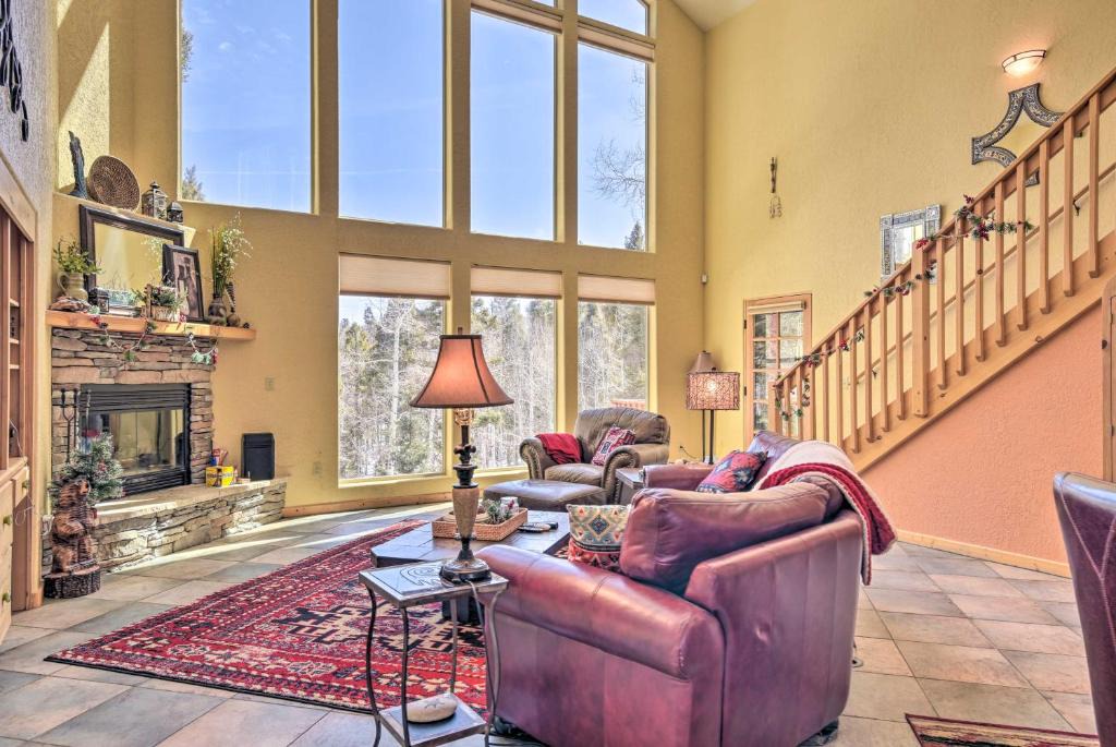 Angel Fire House | Expansive Angel Fire Retreat: 1 Mi to Fishing!