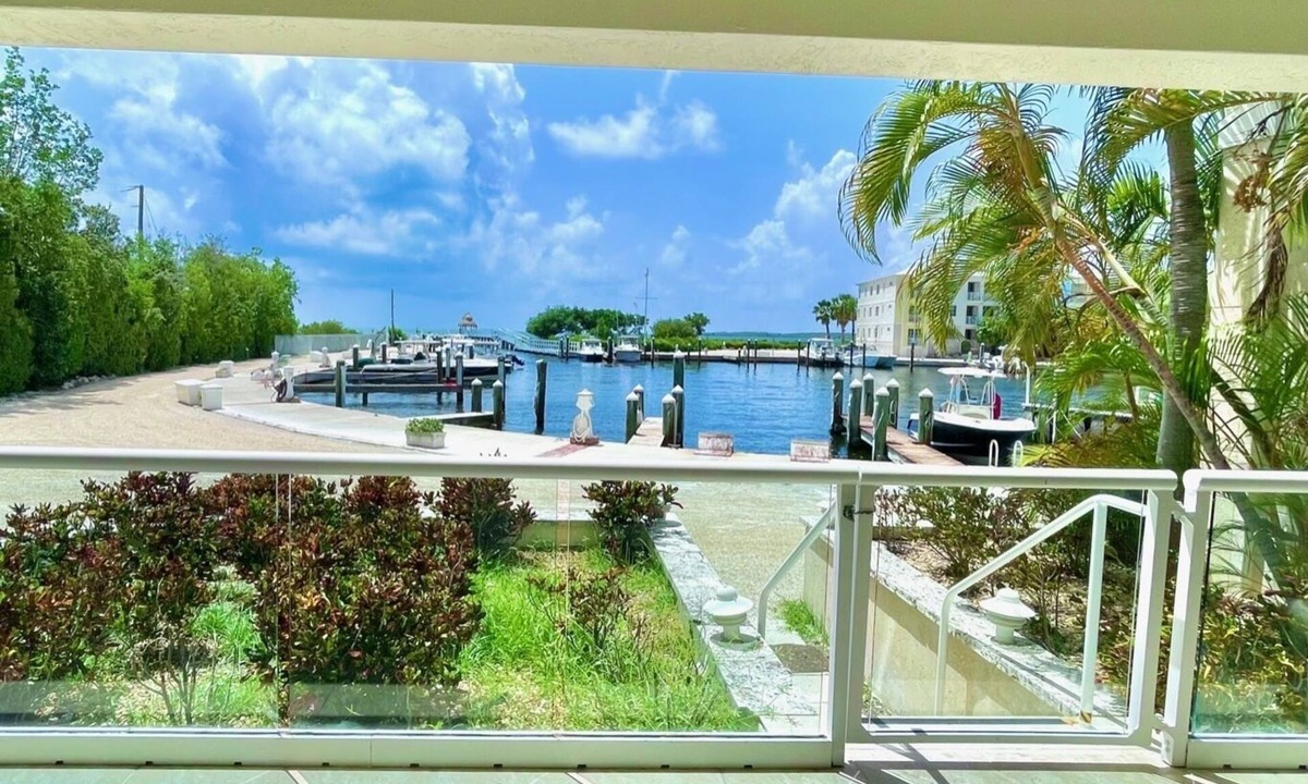 Rock Harbor Condo | EXPERIENCE OUR UNIQUE OCEAN VIEW RESORT STYLE PROPERTY LOCATED IN KEY LARGO!