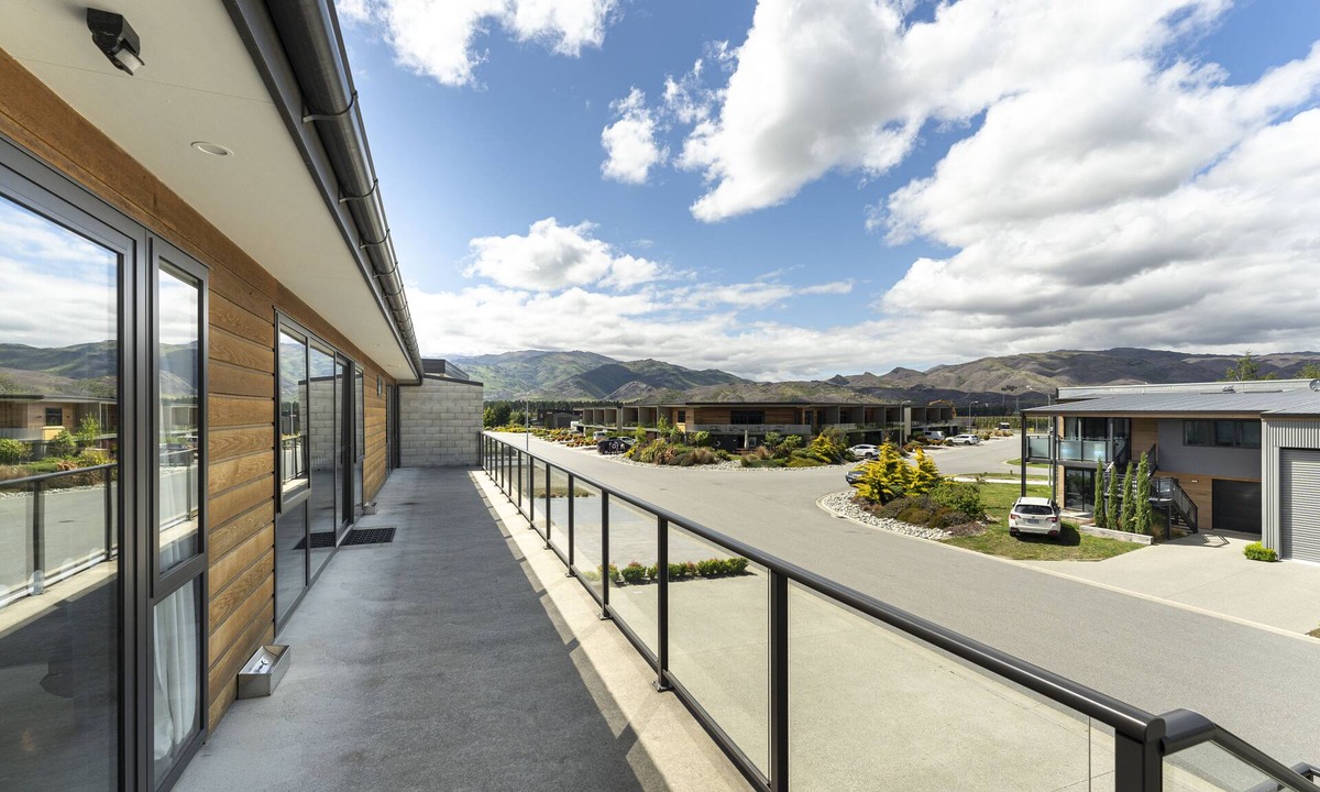 Lowburn House | Falcons Nest