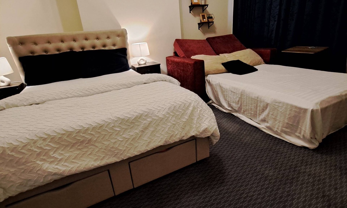 River Apartment | Family friendly, spacious and close to grocery outlets,restaurants and transport