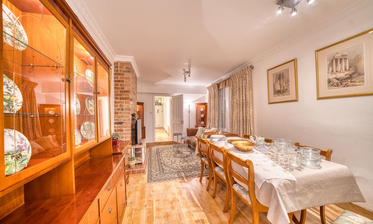 Waltham Forest Apartment | Garden Flat in Waltham Forest East London