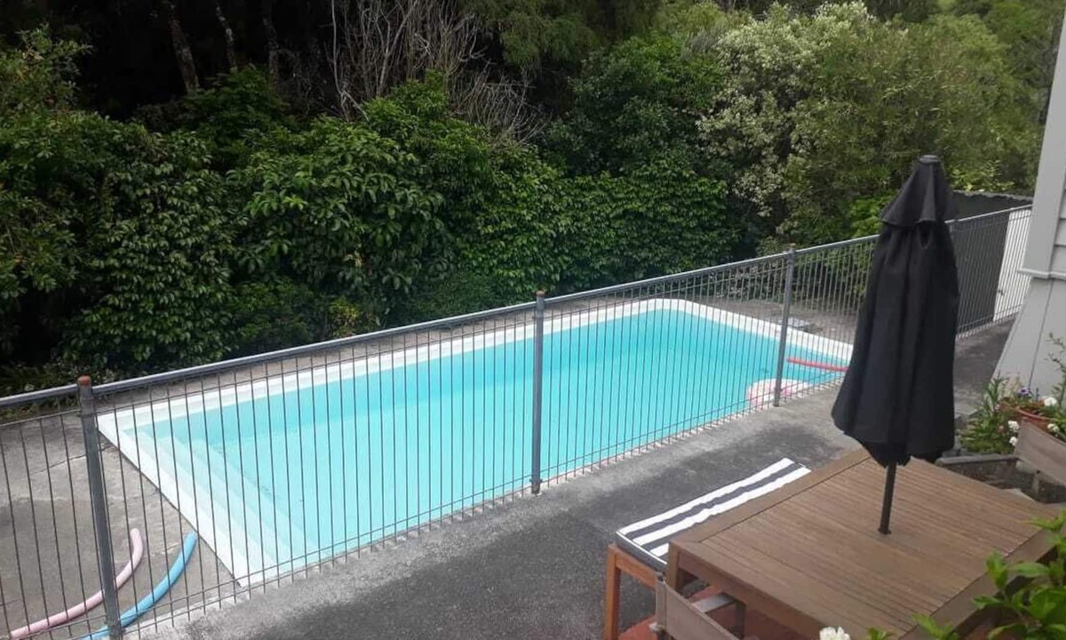 Solway Other | Gladstone 100 year large villa with pool
