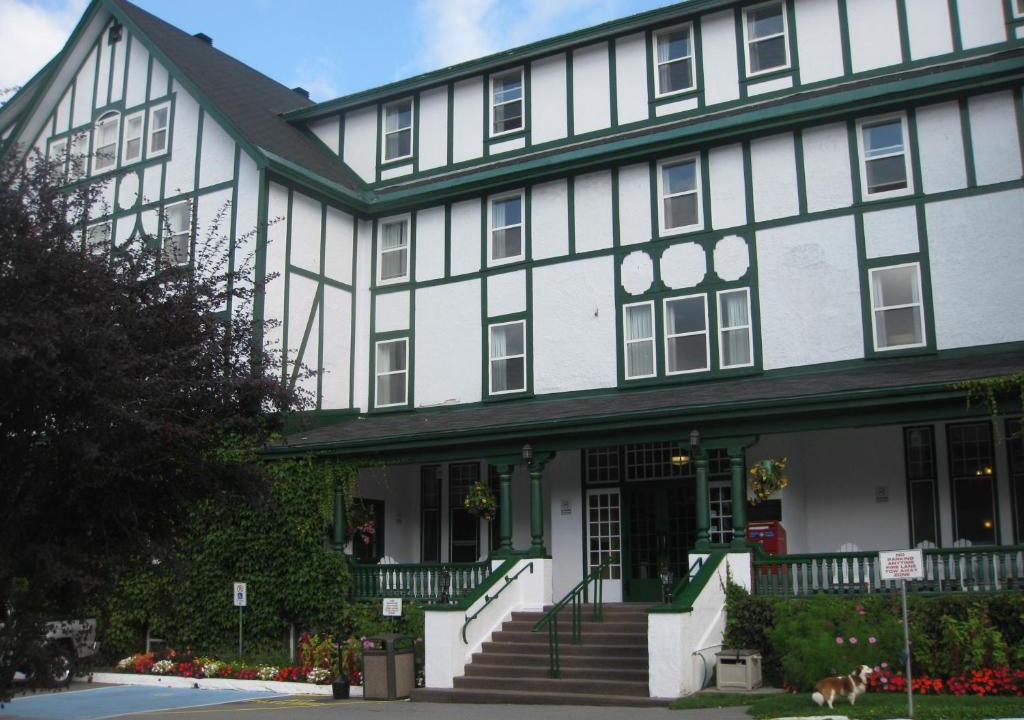 Corner Brook Hotel | Glynmill Inn