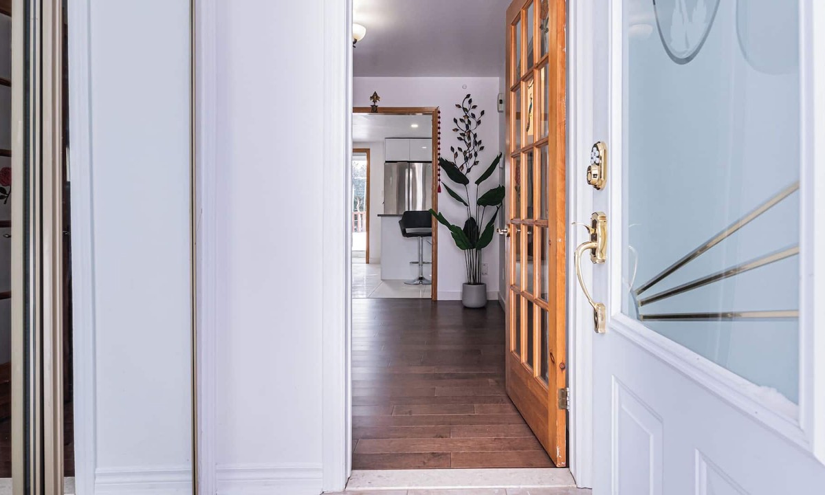 Brossard Cottage | Gorgeous 5 Bedroom House