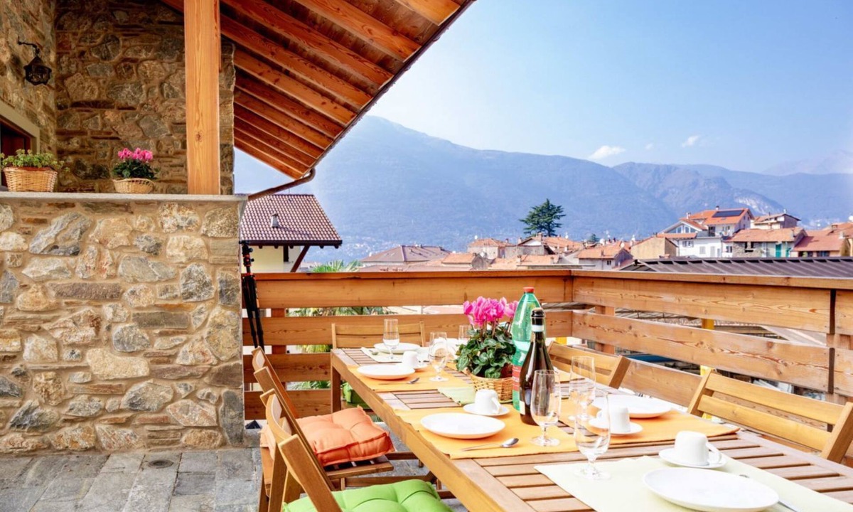 Dervio Ski Chalet | Green Chalet - wonderfull terrace with Jacuzzi and SPA few steps from lake and best trekking