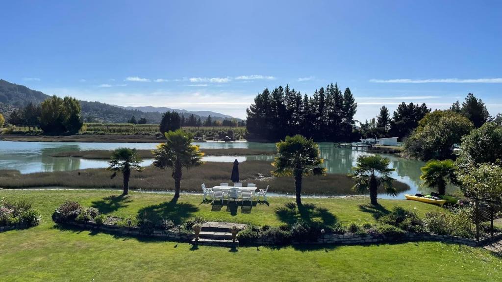 Riwaka Villa | Green Tree Haven BnB-Peaceful Estuary Near Abel Tasman