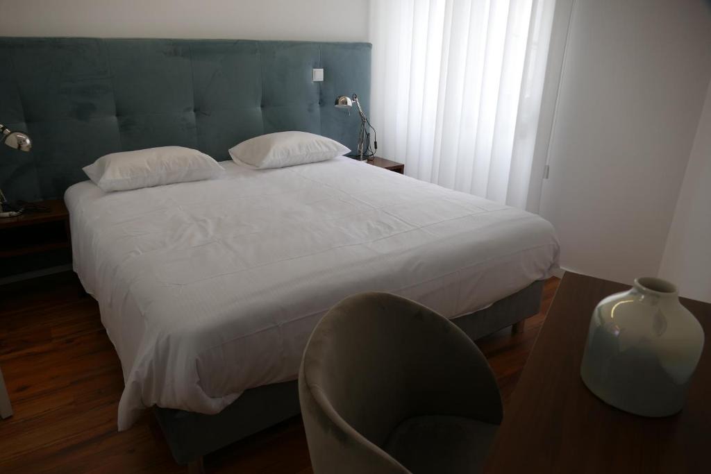 Leiria Bed & Breakfast | Guest House Eça - Centro Histórico Leiria