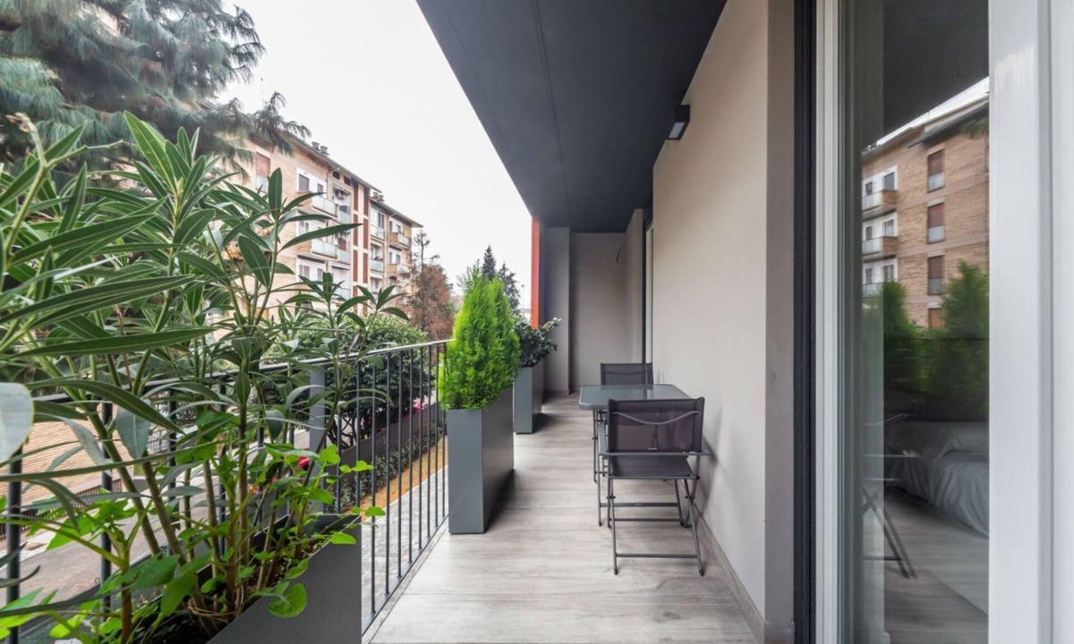 Rottole Apartment | GuestHost - Comfy APT with Private Parking & Balcony