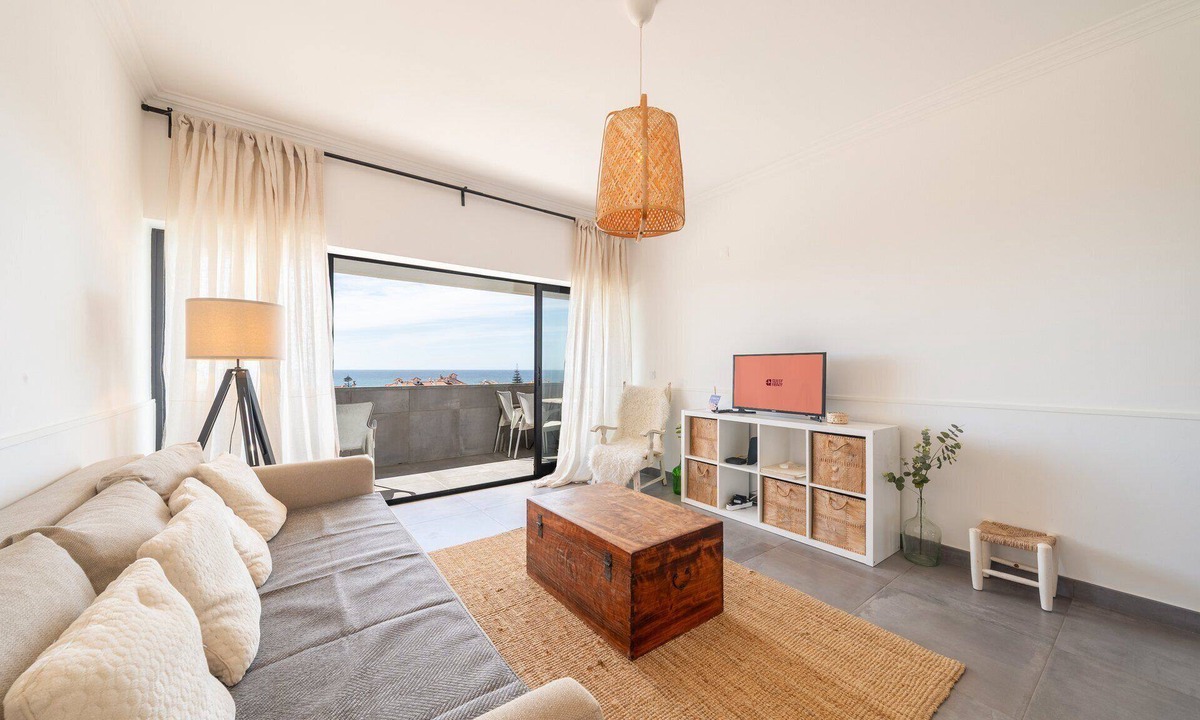 Praia das Macas Apartment | GuestReady - Apple beach hideaway with sea views