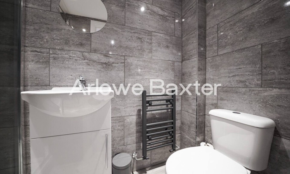 Clapton House | Hackney Suites - Double En-suite Room (F1)