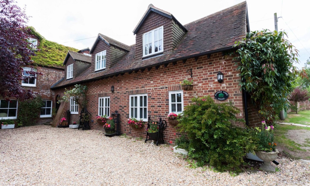 Arundel Bed & Breakfast | Hanger Down House Bed and Breakfast