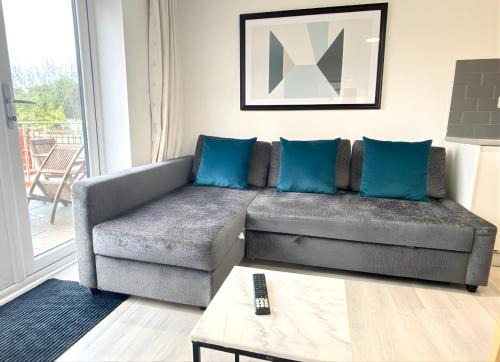 Kidlington Apartment | Hazel 1BR Flat, Near Oxford, Parking, WiFi, Ground floor