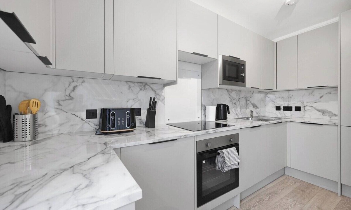 St. George's Apartment | High Spec 1 Bed Apartment in Islington, London!