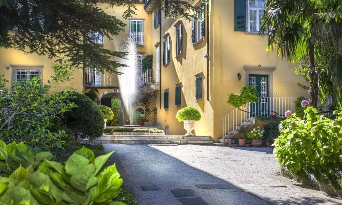 Riva del Garda Apartment | Historic villa, 1 km to the beach, 500m to the city, pool, sauna