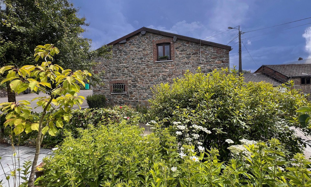 Trois-Ponts House | Holiday home with wood stove & spacious garden