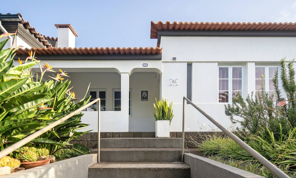 Santa Cruz da Graciosa House | Holiday Home 'Bettencourt House' with Private Terrace, Private Garden and Wi-Fi