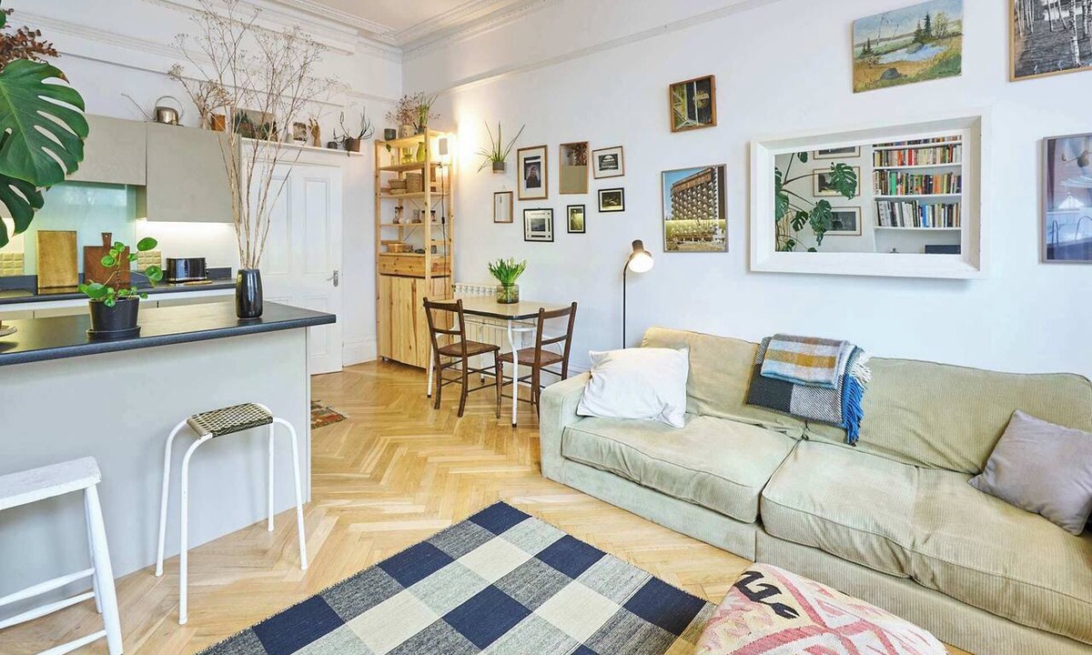 Hove Apartment | Host & Stay | Brunswick Place Flat