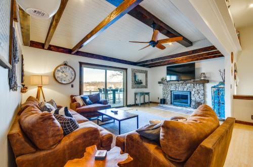 Lake Ozark House | Hot Tub & Dock! Group Getaway in Lake Ozark