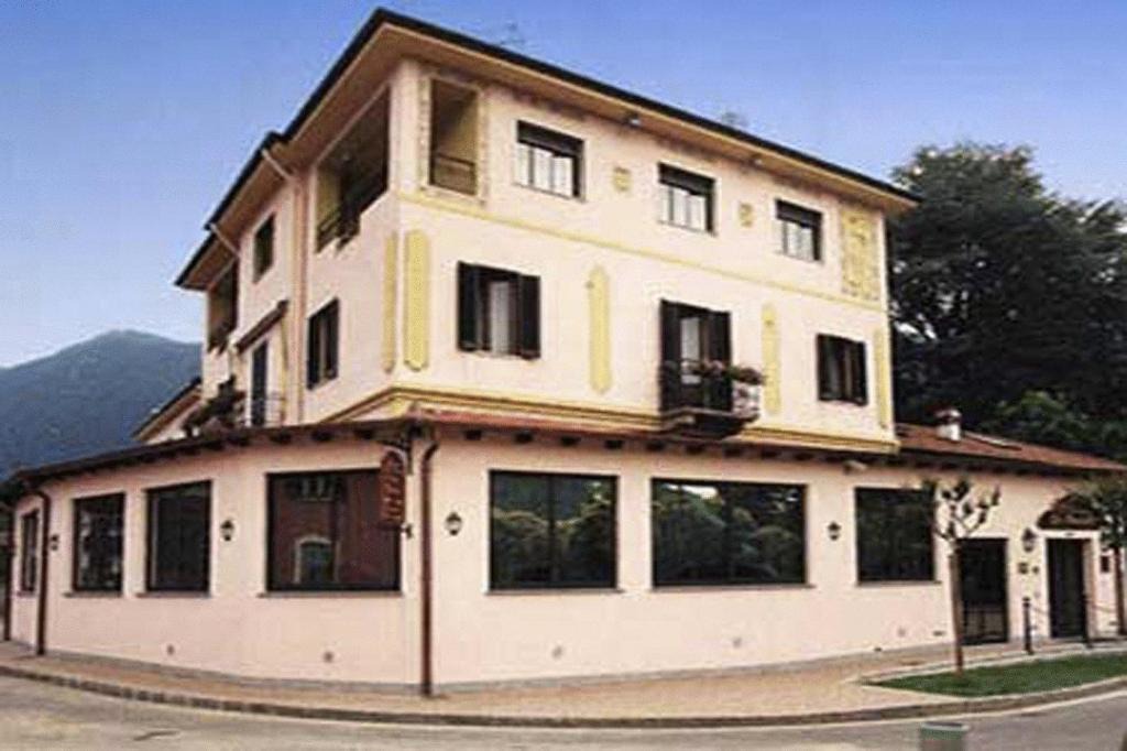 Cittiglio Hotel | Hotel La Bussola