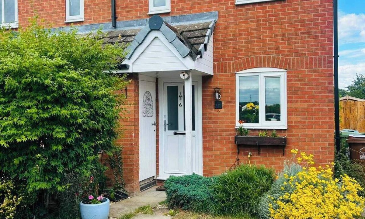 Sutton on Trent House | House Sleeps 4 with Parking and Garden
