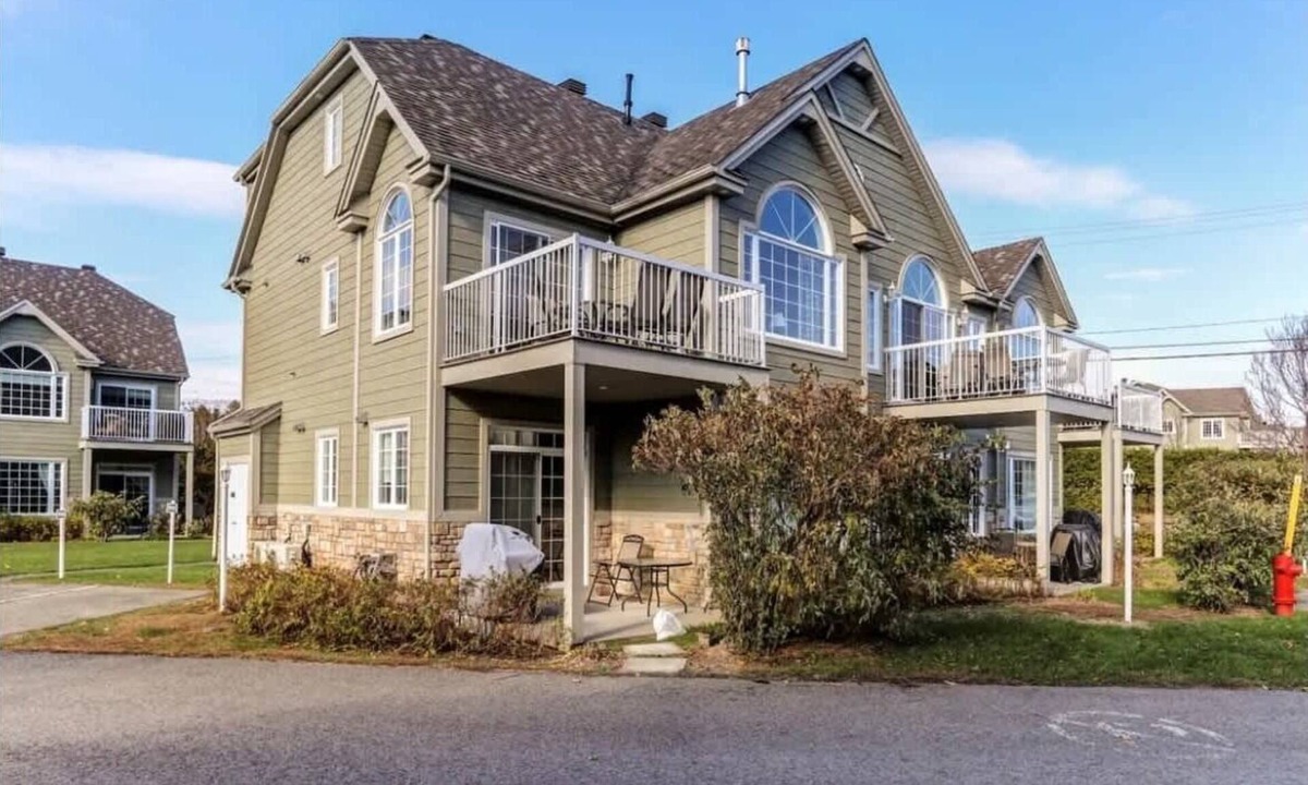 Saint-Sauveur Condo | In-ground pool - Spacious condo - Horizons