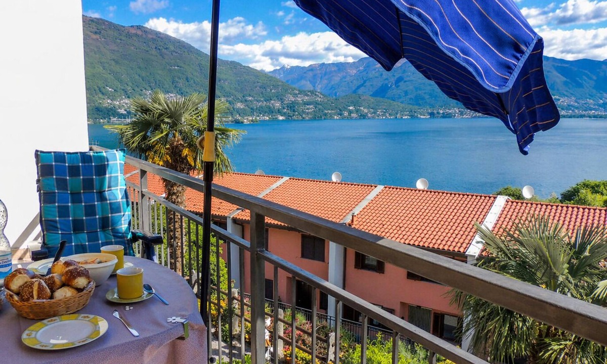 Pino Lago Maggiore Apartment | 2-room apartment with balcony and beautiful lake view