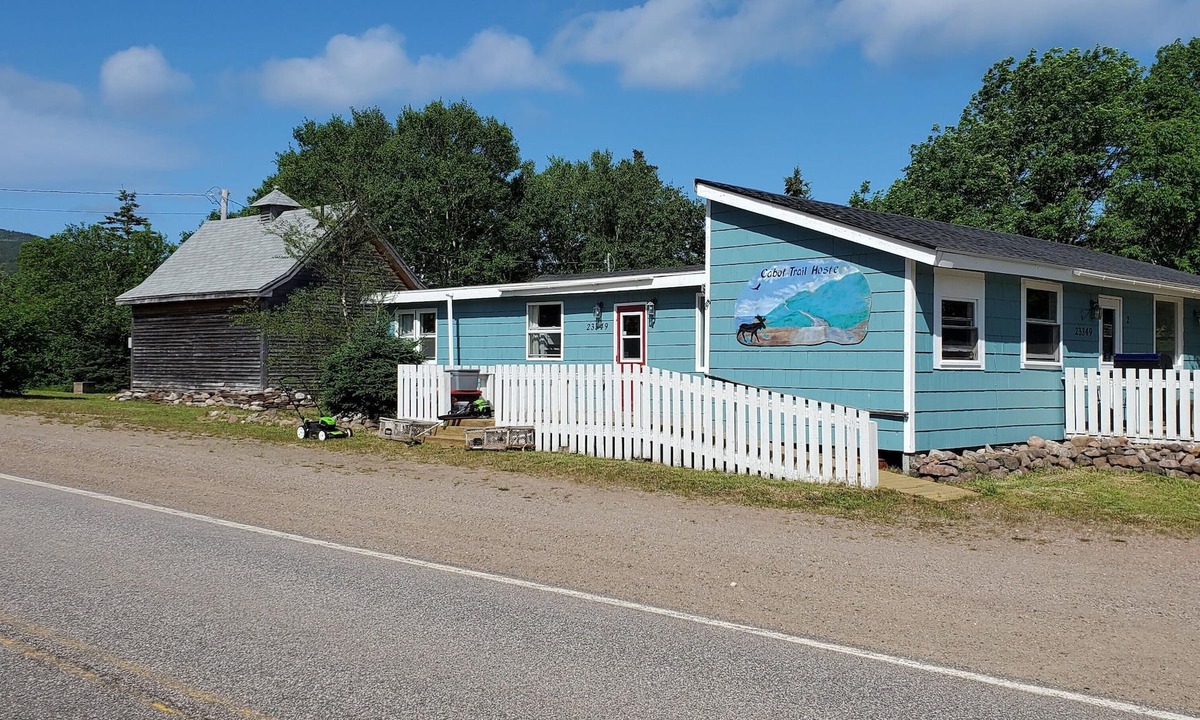 Pleasant Bay House | Jewel of the Cabot Trail Entire Place