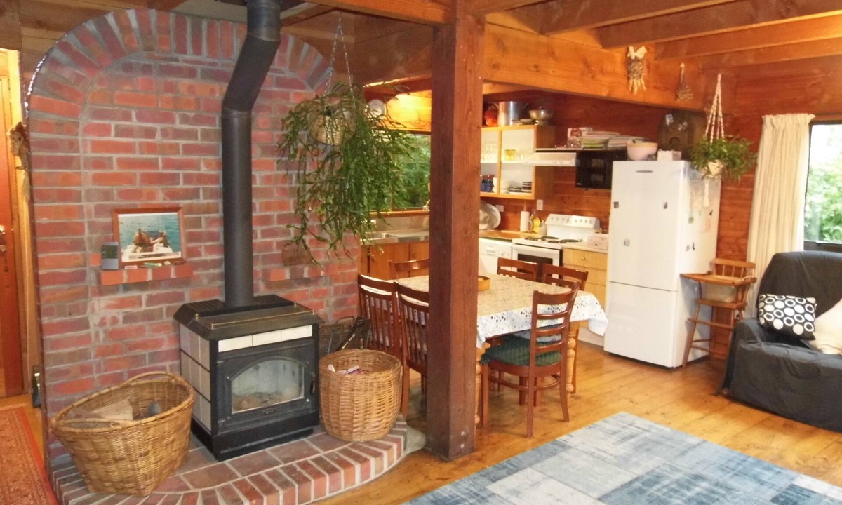 Marahau Cottage | KARAKA holiday cottage on the door step of the ABEL TASMAN NATIONAL PARK