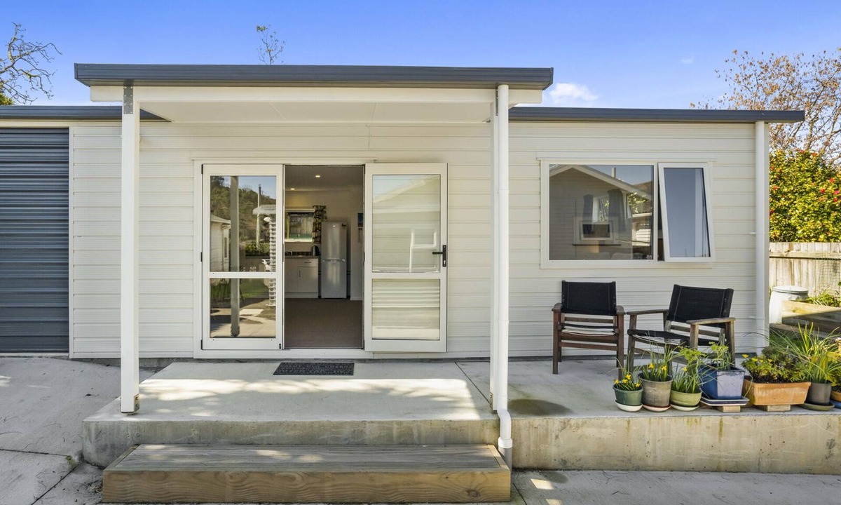 Karori House | Karori Kabin - Karori Holiday Home