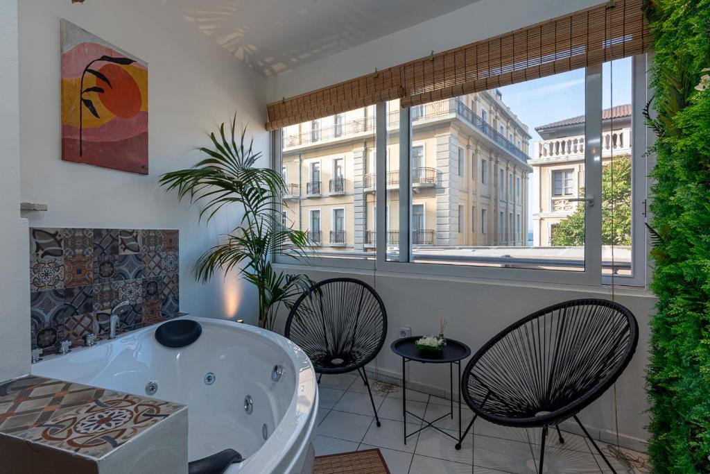 Heraklion Apartment | Kentia Modern/Artistic City Apartment