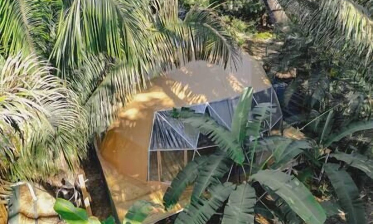 Carmen House | King bed Dome Close to Beach