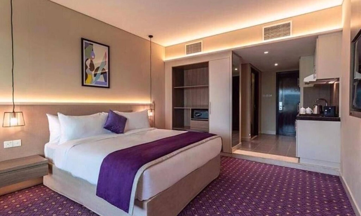 Al Wasl House | King or Twin Studio Near Mazaya Shopping Centre