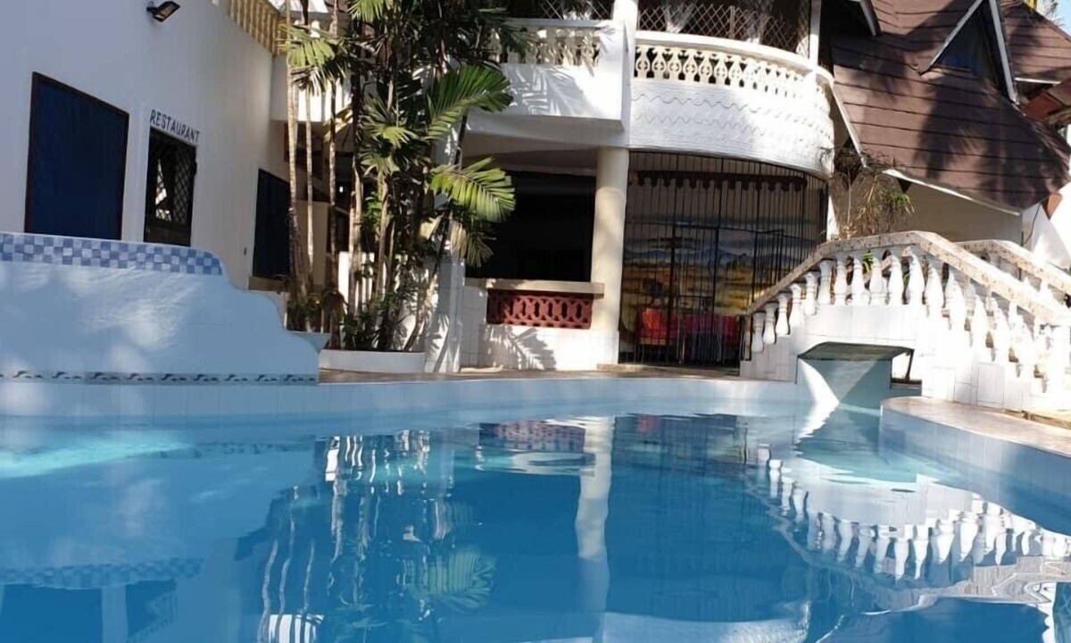 Diani Beach House | Kivuli villas Diani -3Bedroom Villa with a swimming pool