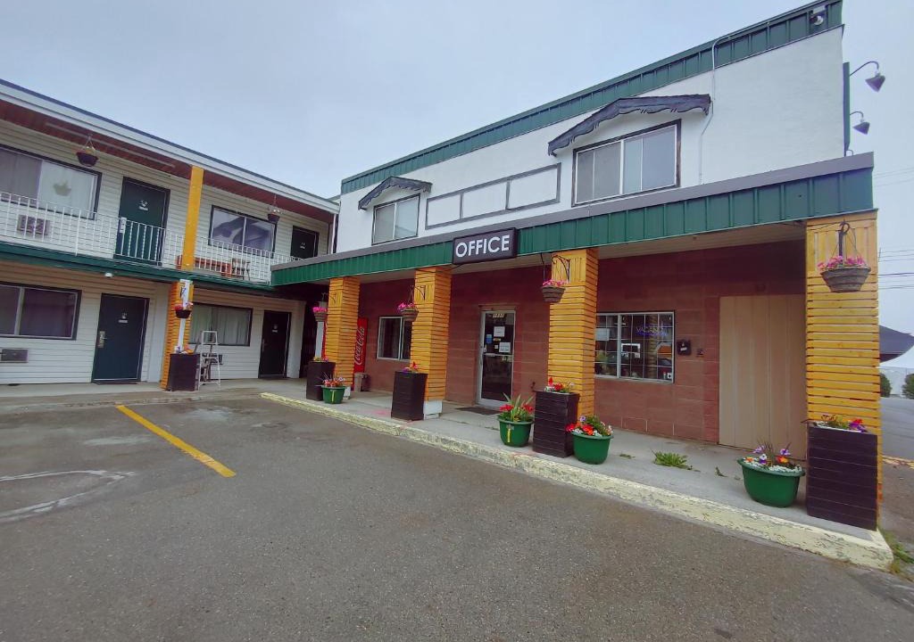 East Kootenay Hotel | Kootenay Country Inn