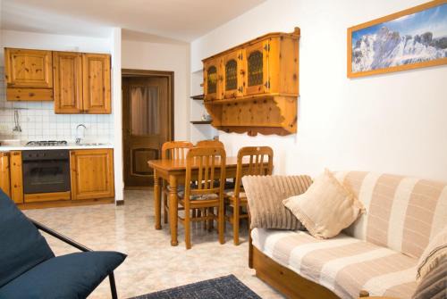 Barzio Apartment | Lòbia in via Parrocchiale - app. Ferro P0
