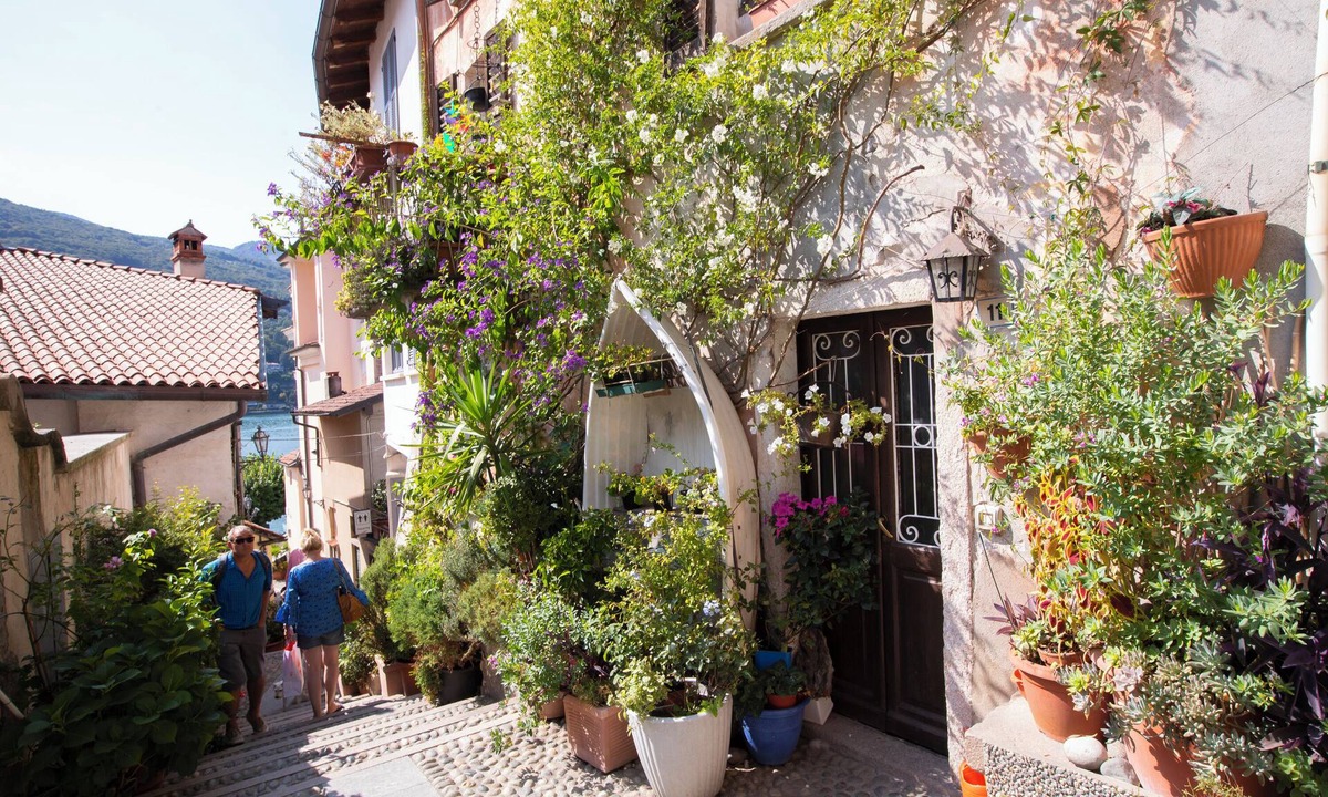Stresa House | La Finestra Sul Lago: Lake Maggiore View & Garden