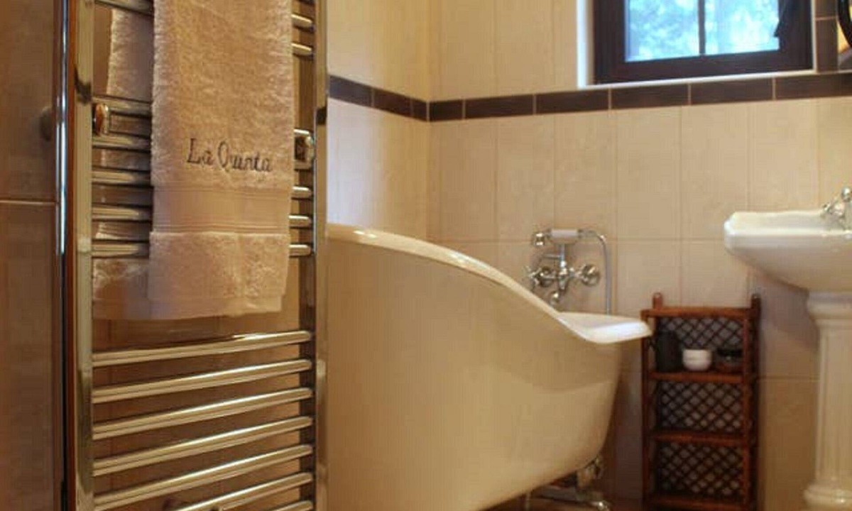 Apra House | La Quinta: Private property with swimming pool