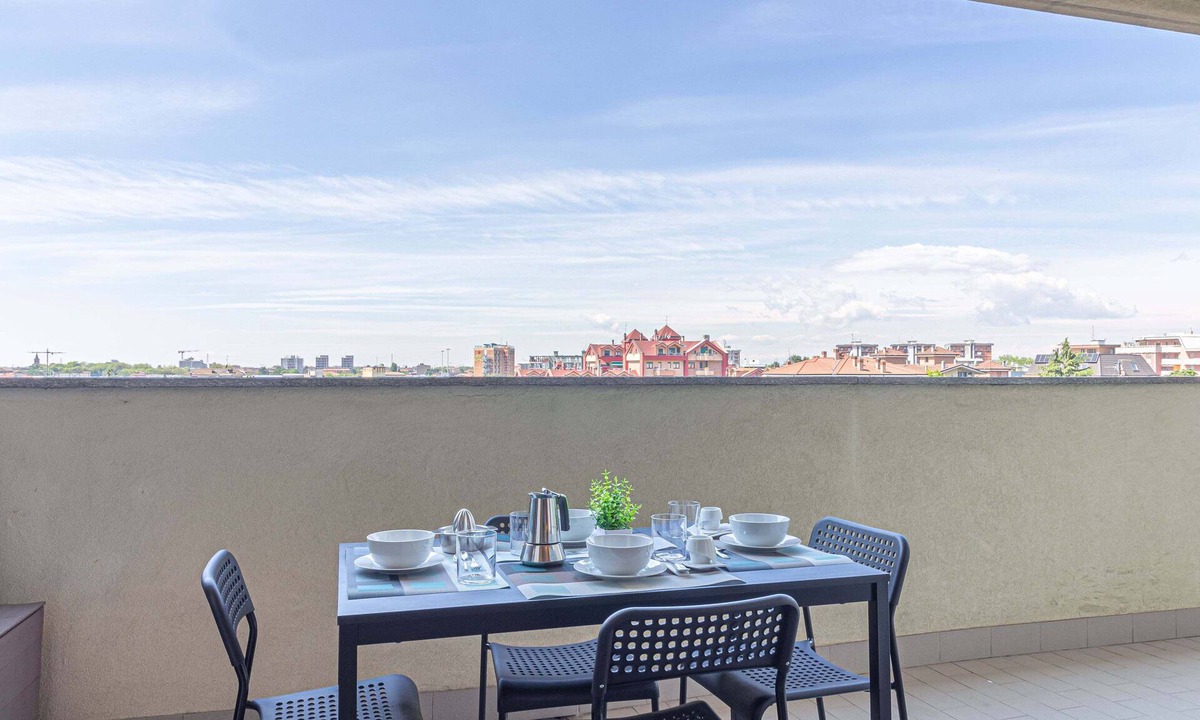 Lissone Apartment | La terrazza di Giotto - 501 by Houset