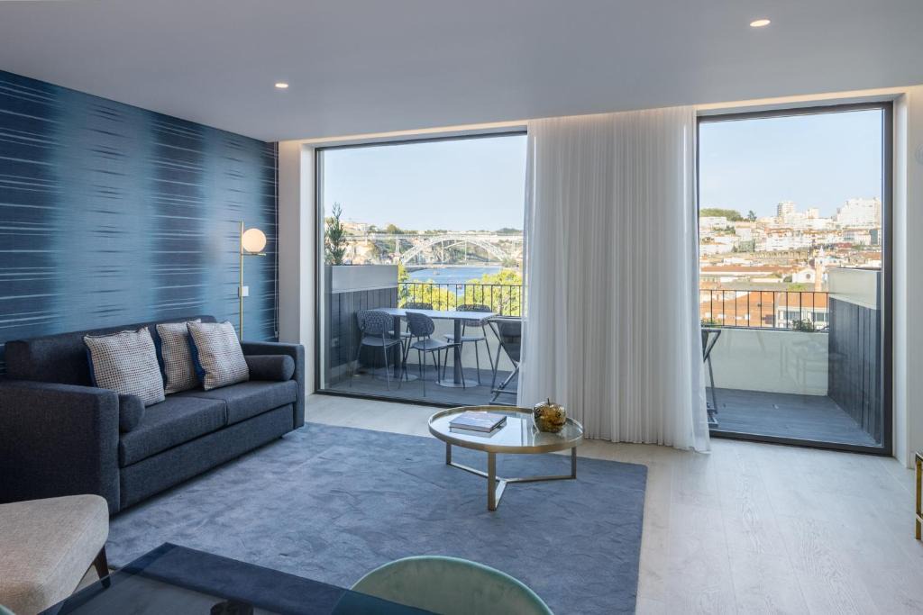 Santa Marinha Apartment | Land Roots Riverside Apartments