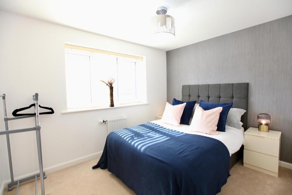 Cambridge Apartment | Large Stylish Cambridge House (4BR/Free Parking)